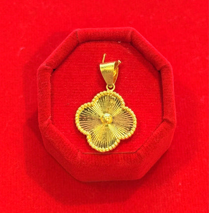 Clover Pendant, 23K Gold
