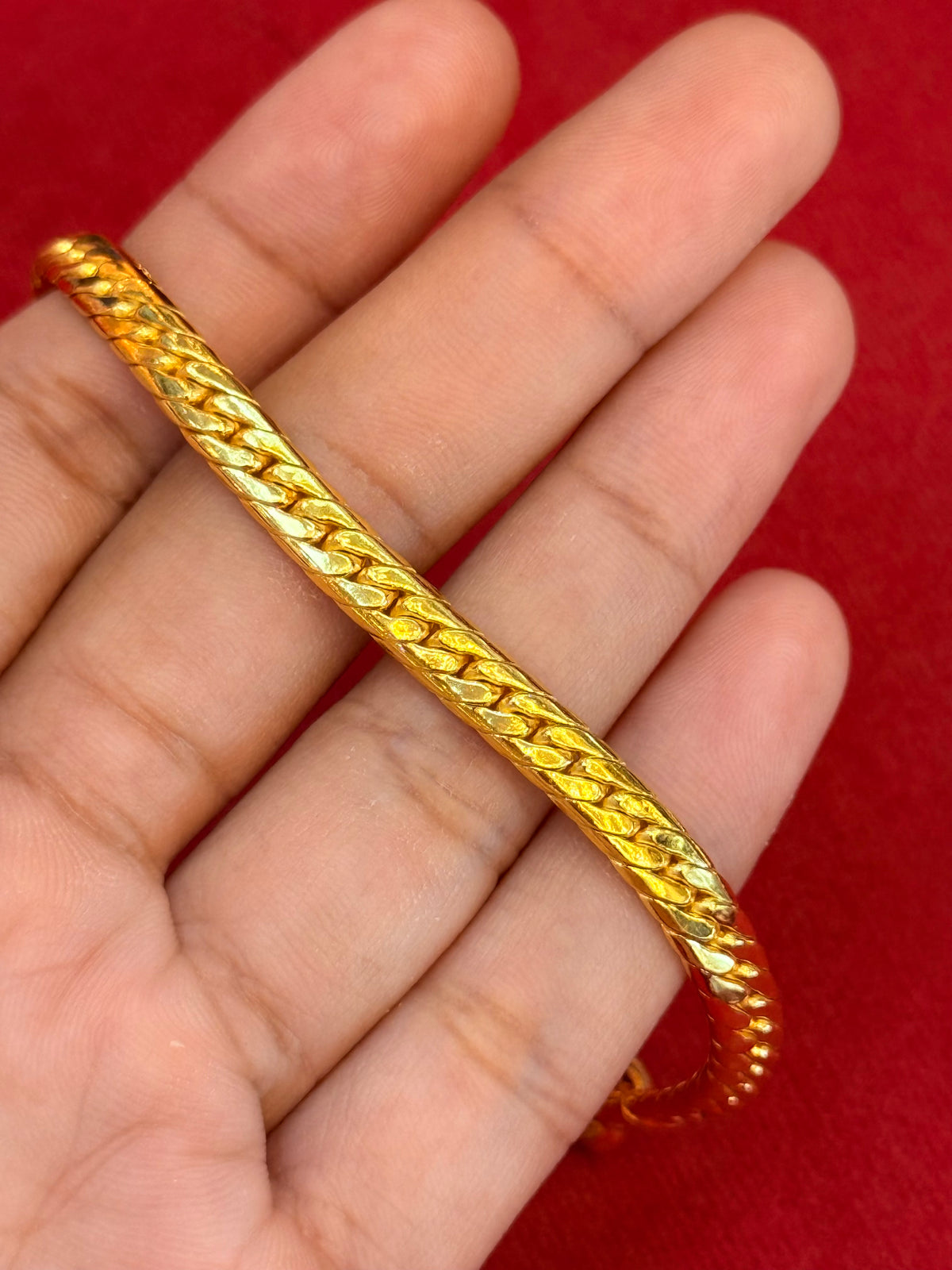 22.8g, 7.5”, Tight Cuban Bracelet, 23K Gold