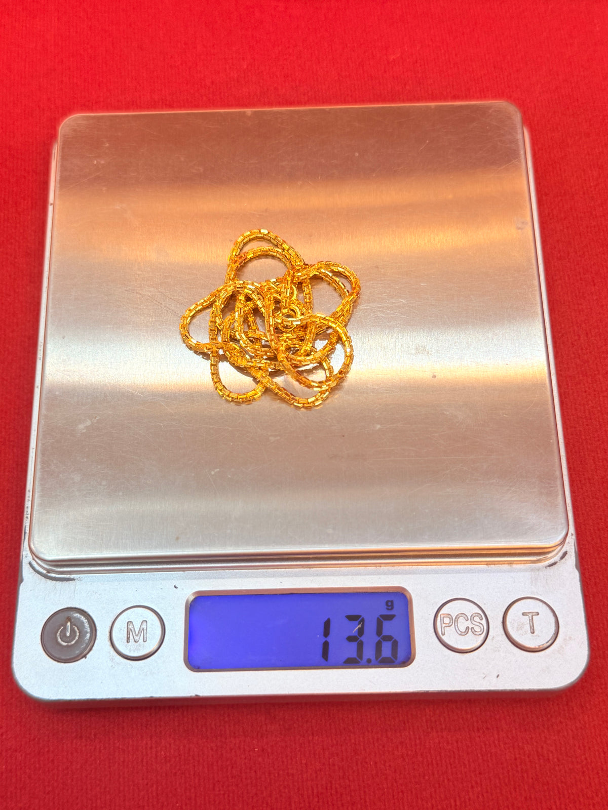 13.6g, 20”, Box Chain, 23K Gold