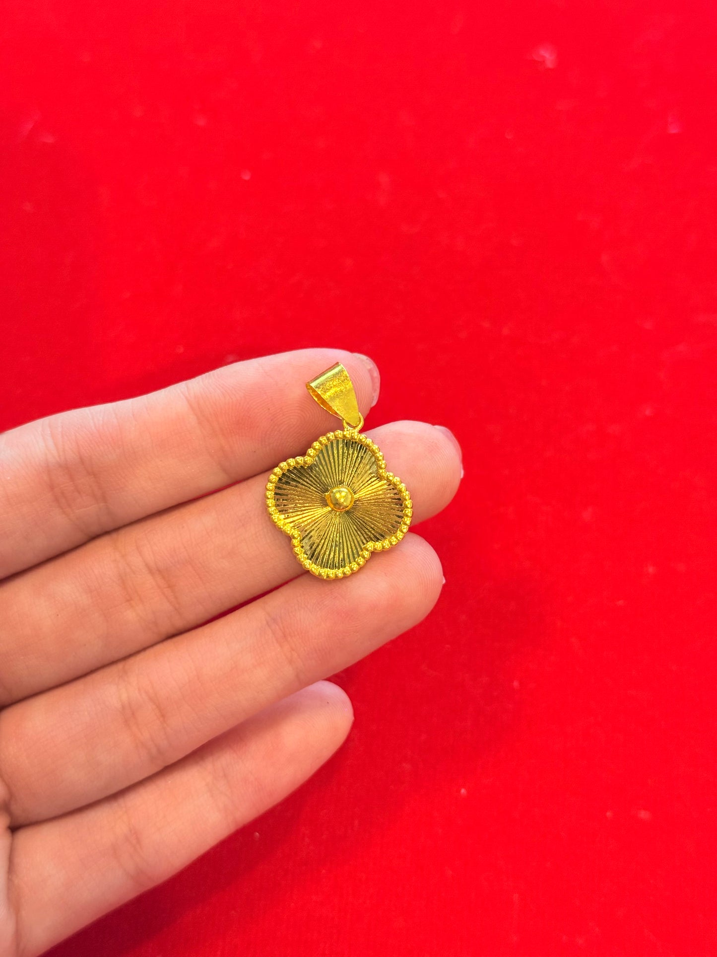 Clover Pendant, 23K Gold