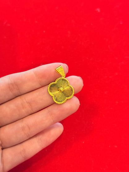 Clover Pendant, 23K Gold