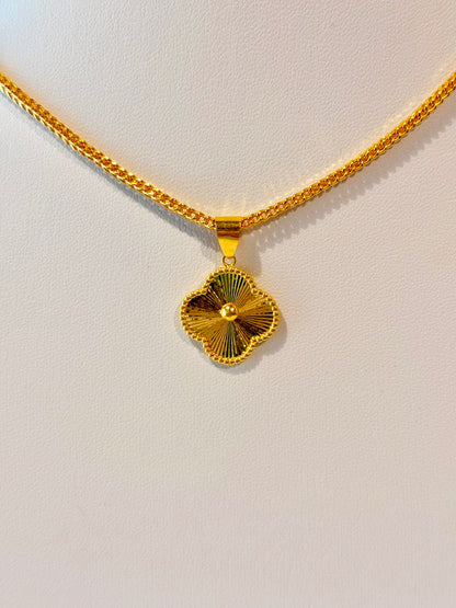 Clover Pendant, 23K Gold