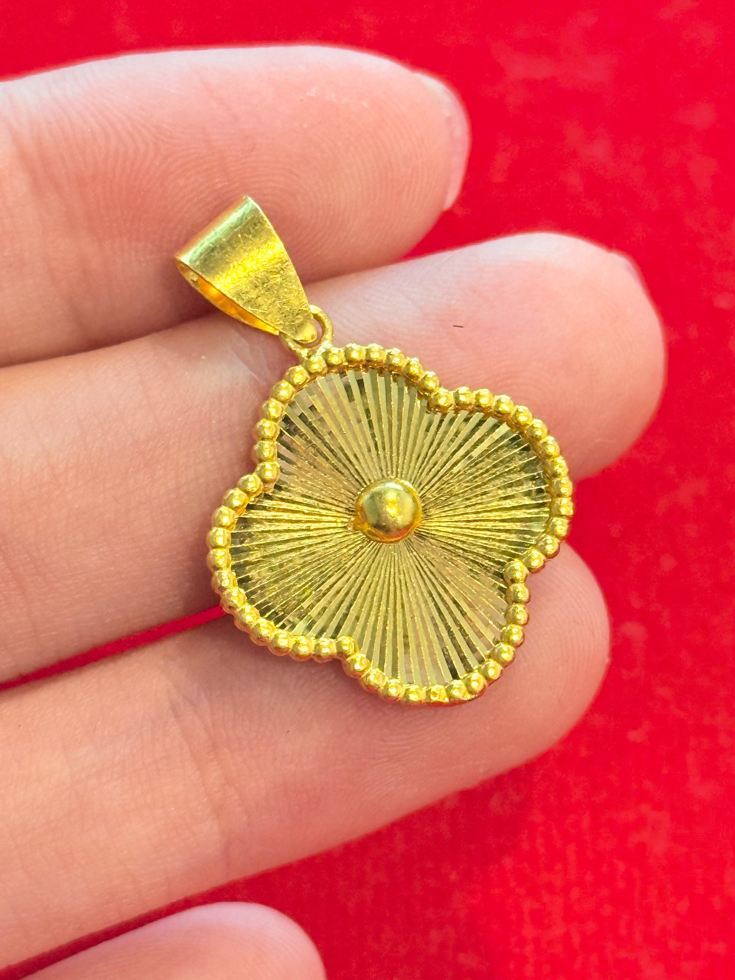 Clover Pendant, 23K Gold