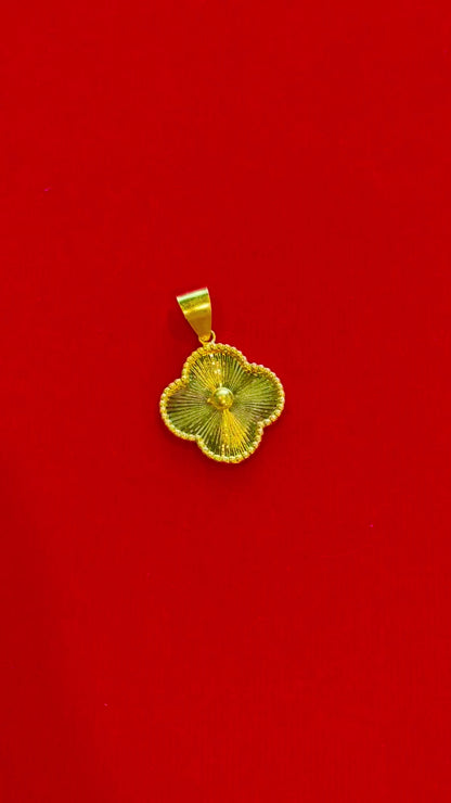 Clover Pendant, 23K Gold